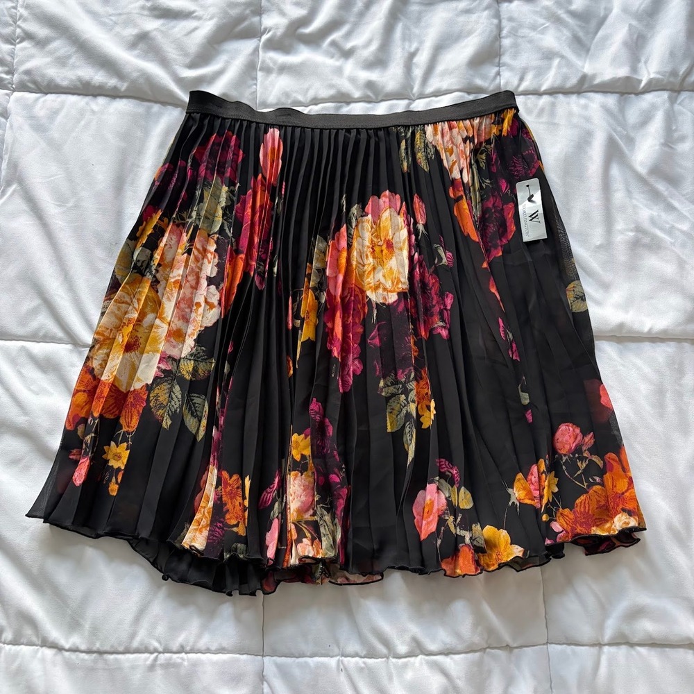 NWT Worthington Floral Pleated Mini Skirt Black Pink Womens Small Grunge Goth